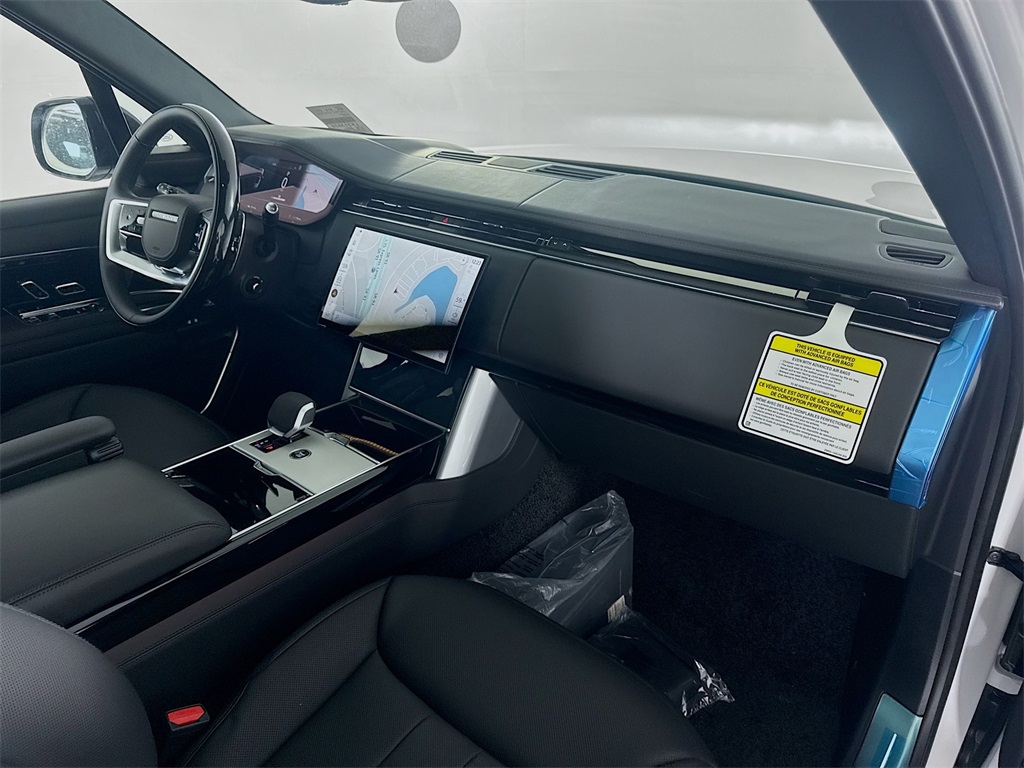 2025 Land Rover Range Rover SE photo 26