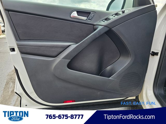 2012 Volkswagen Tiguan SE photo 4