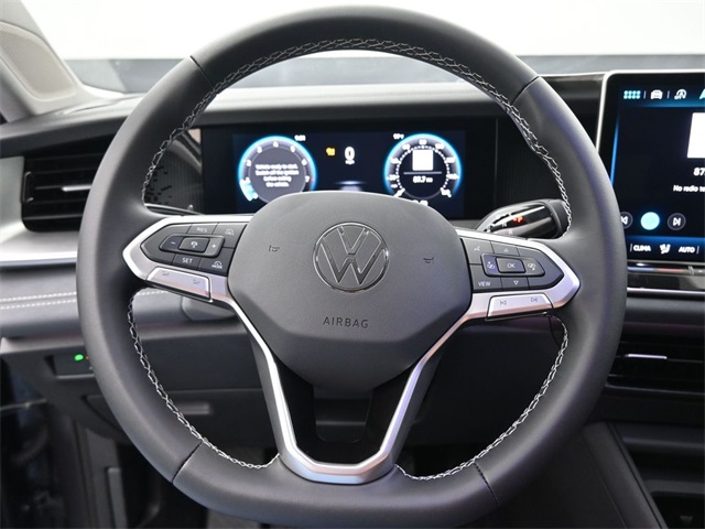 2025 Volkswagen Tiguan SE photo 2