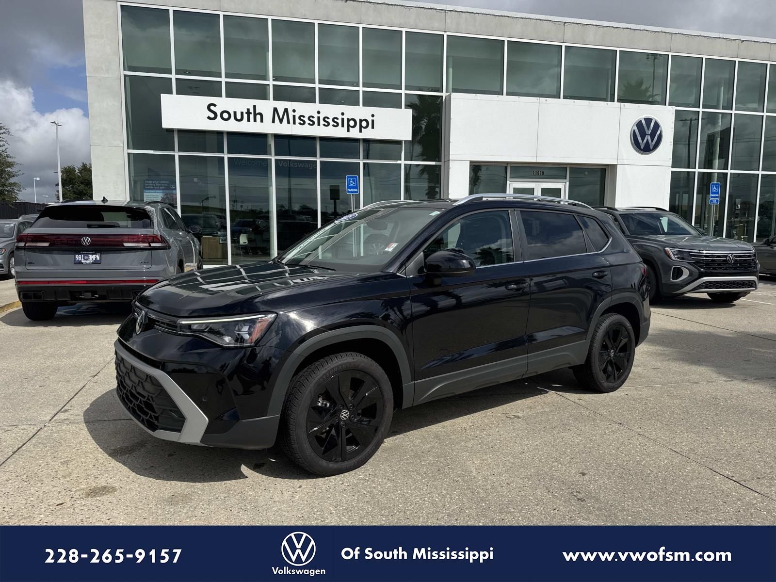 2025 Volkswagen Taos SE's photo