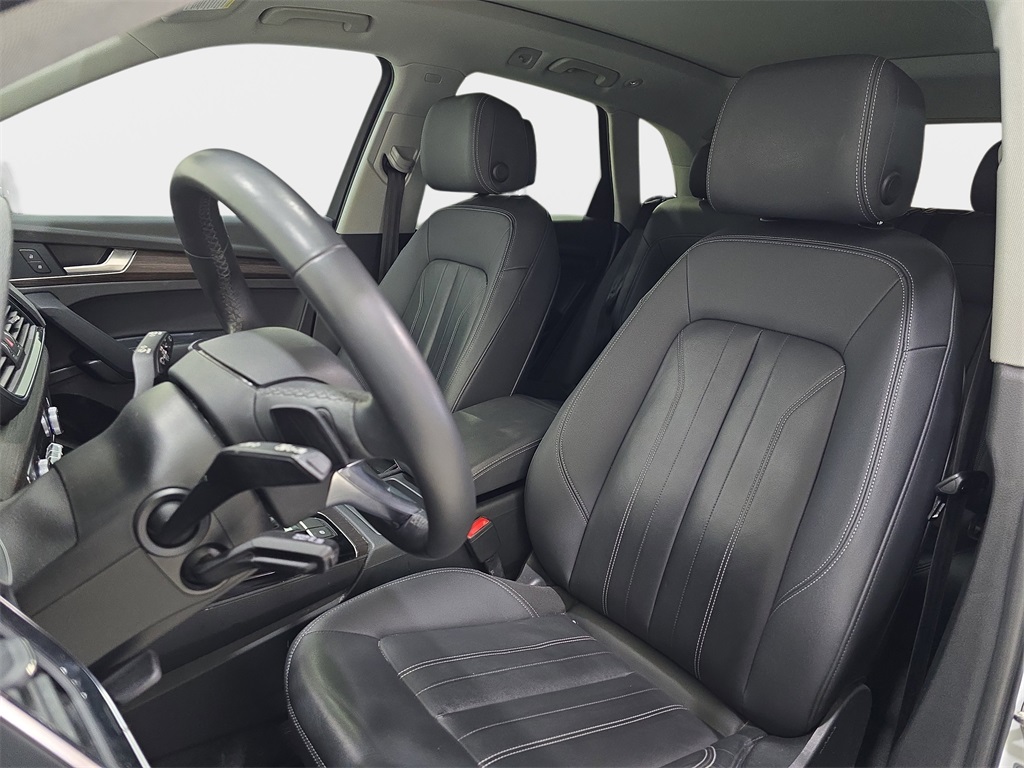 2022 Audi Q5 45 S line Premium photo 9