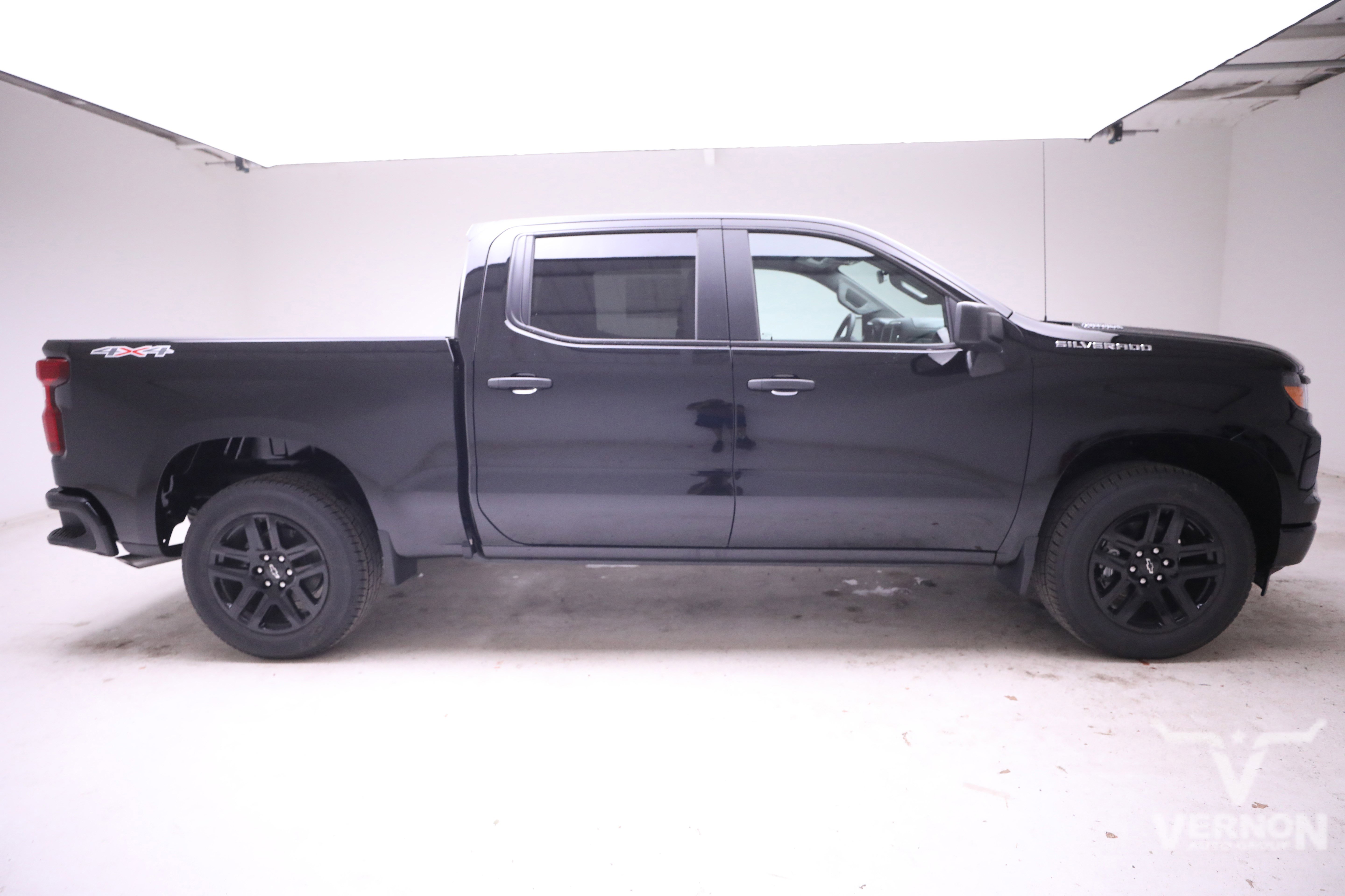 2026 Chevrolet Silverado 1500 Custom photo 2