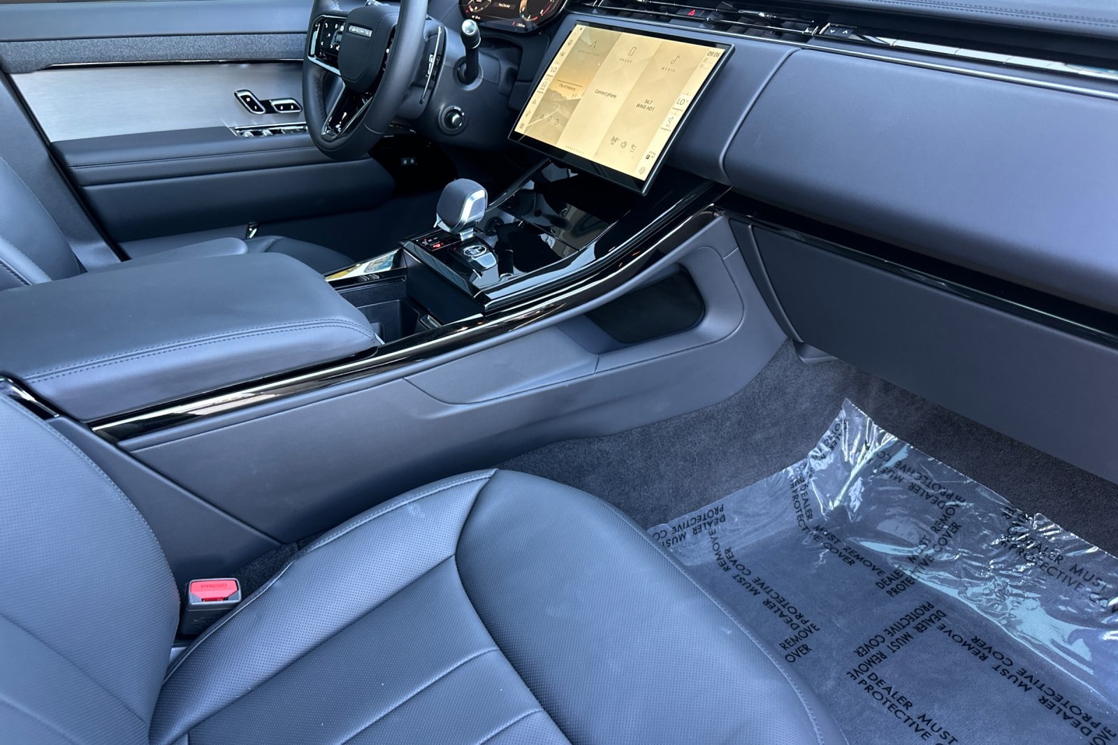 2025 Land Rover Range Rover Sport SE photo 18