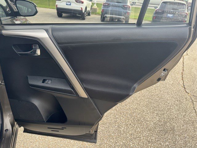 2015 Toyota RAV4 XLE photo 30