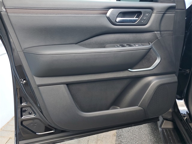 2025 Nissan Armada Platinum photo 15
