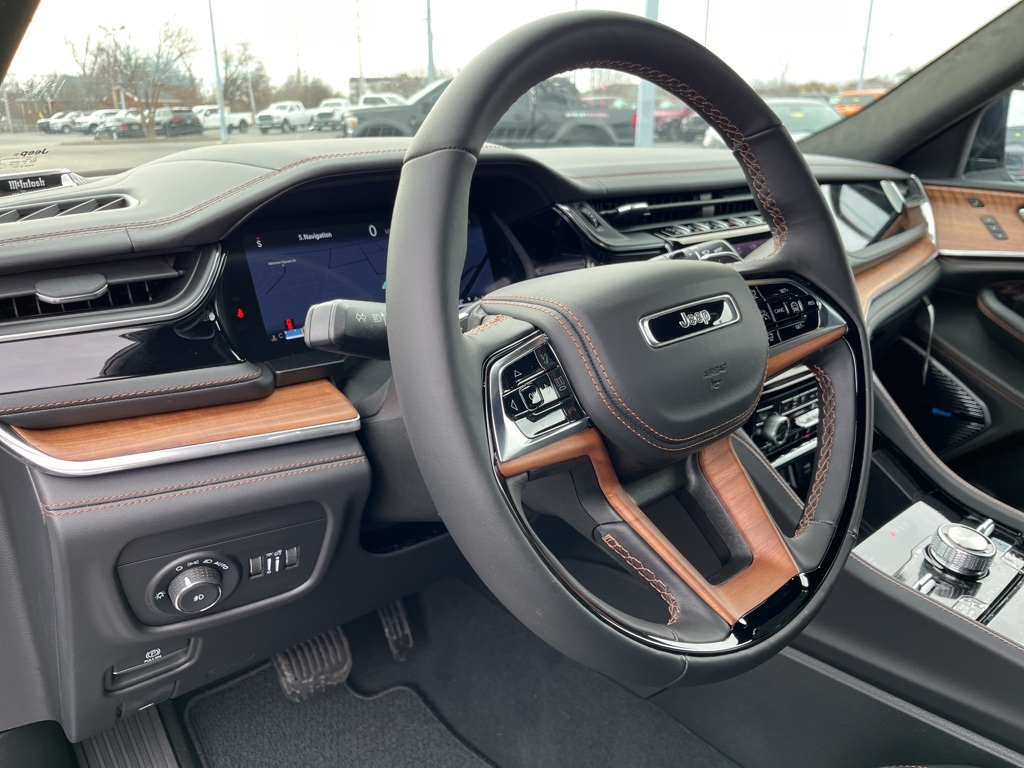 2025 Jeep Grand Cherokee L Summit Reserve photo 29