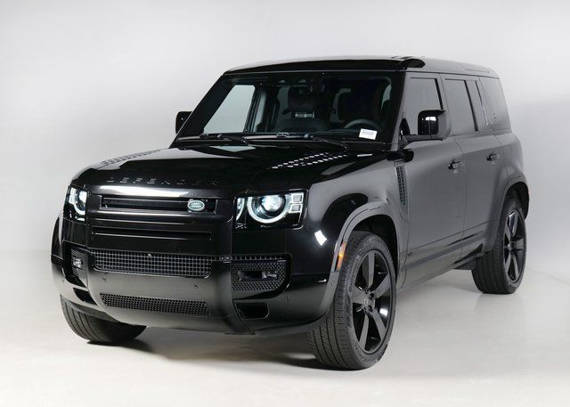 2023 Land Rover Defender V8's photo