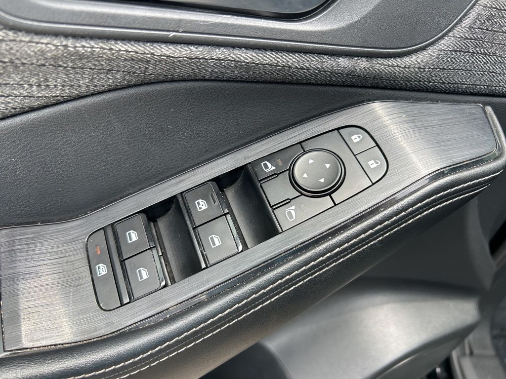 2023 Nissan Rogue SV photo 13