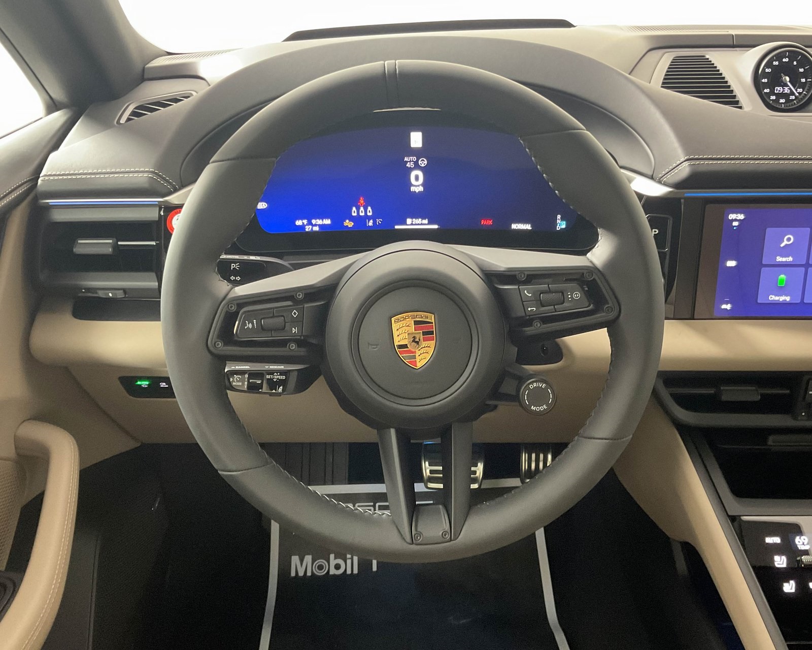 2025 Porsche Macan Electric photo 16