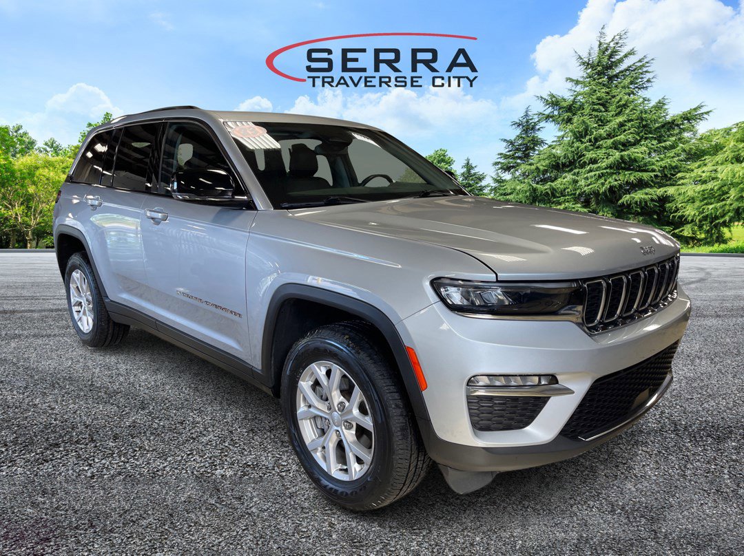 2023 Jeep Grand Cherokee Limited photo 3