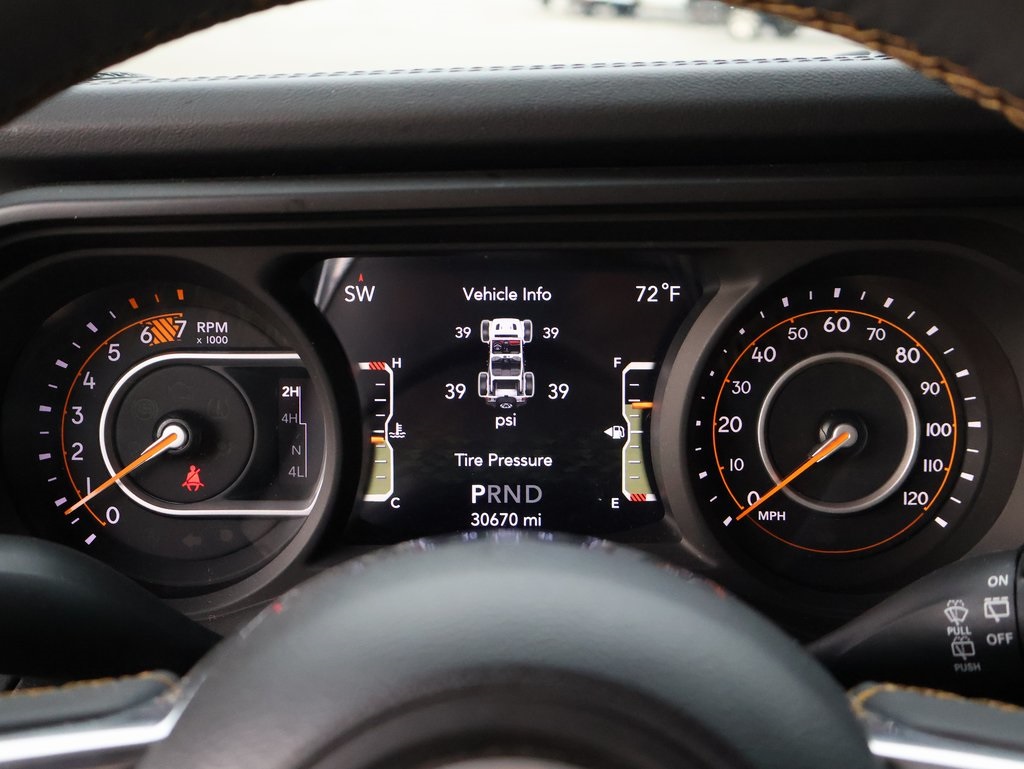 2024 Jeep Wrangler Sahara photo 24