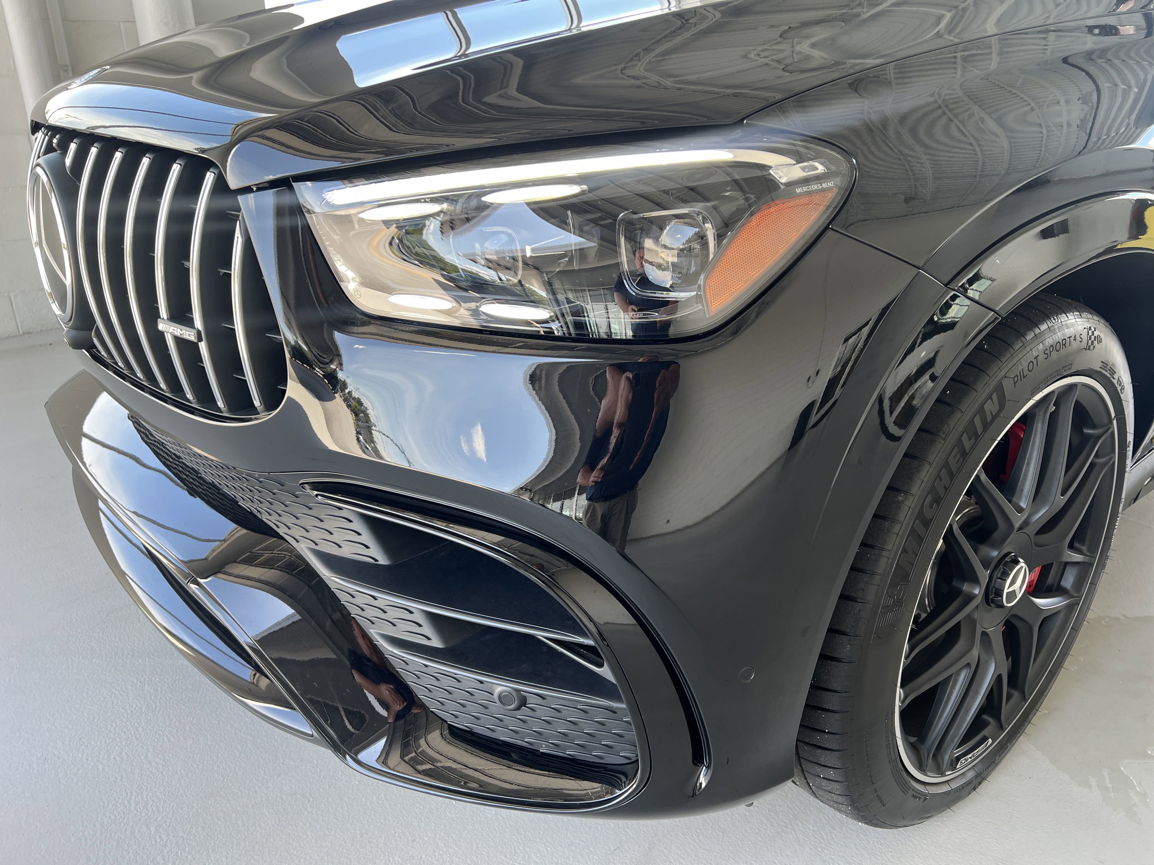 2025 Mercedes Benz GLE AMG 63 S photo 3