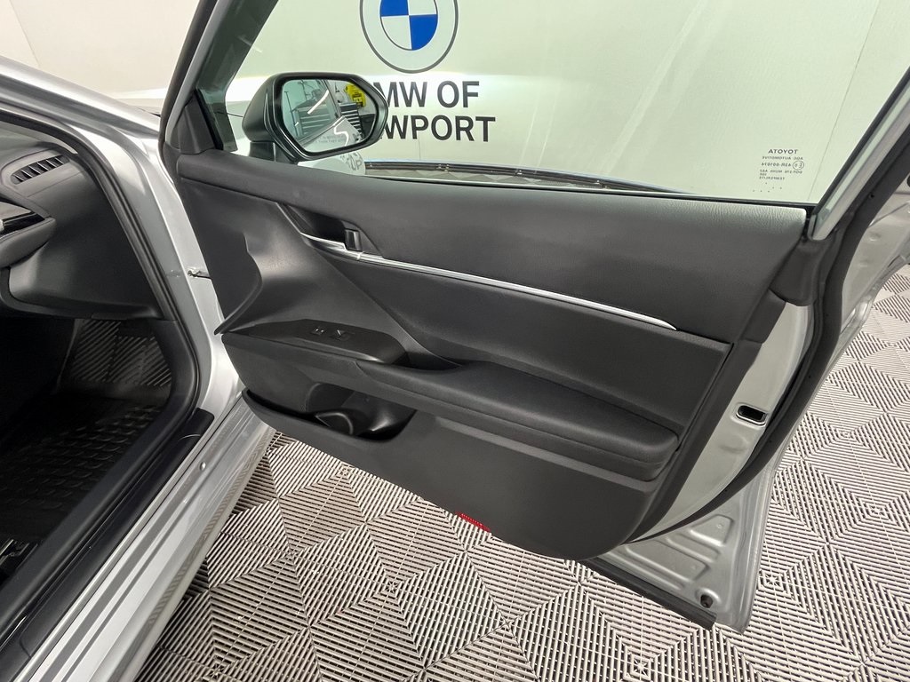 2024 Toyota Camry SE photo 21