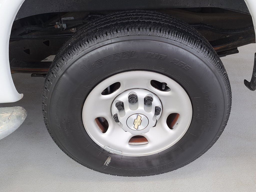 2023 Chevrolet Express 2500 Work Van photo 27