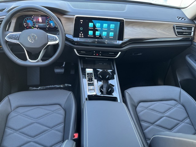 2026 Volkswagen Atlas SE Technology photo 2