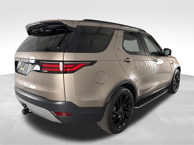 2025 Land Rover Discovery S photo 6