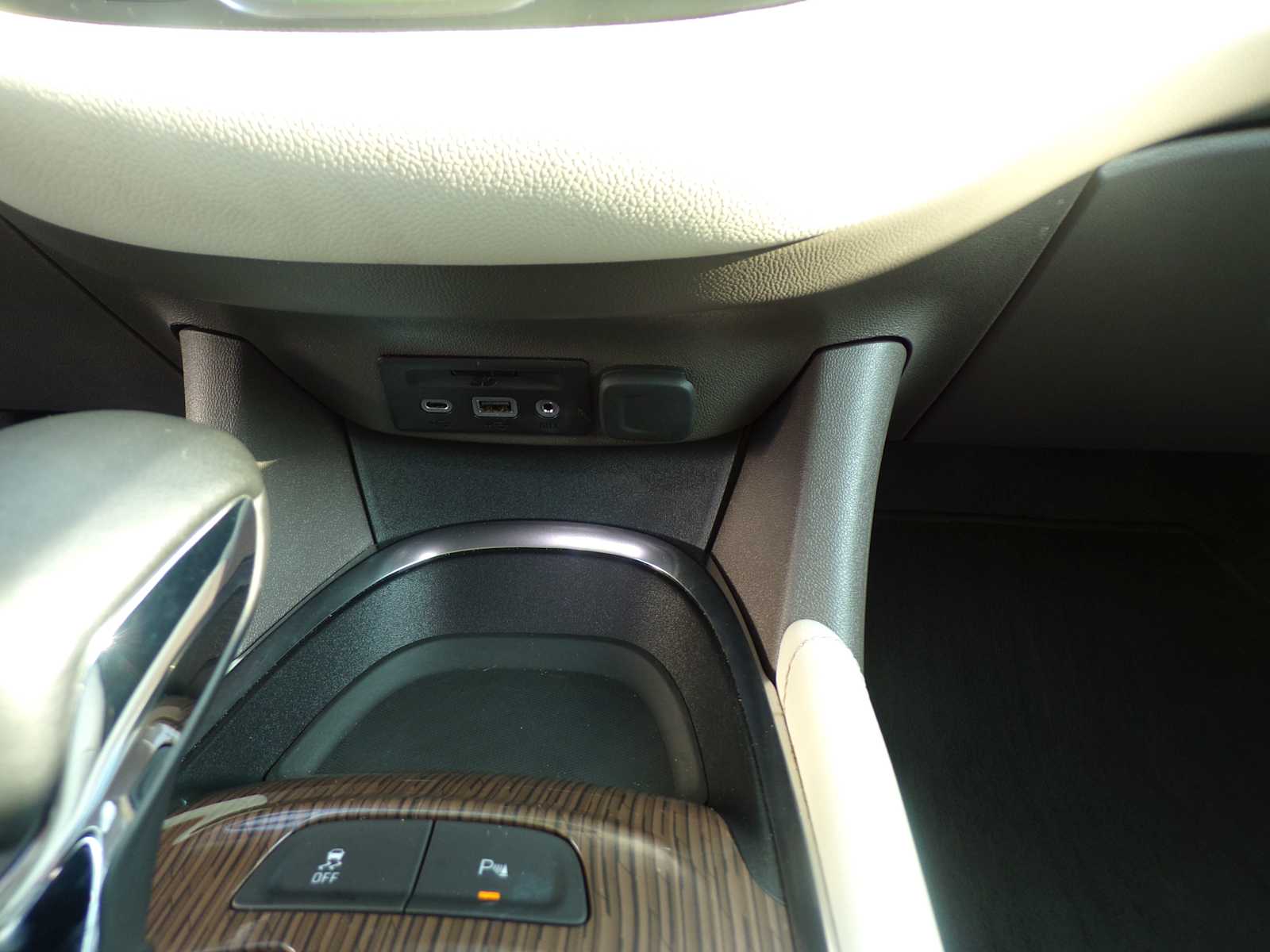2024 Chevrolet Malibu Premier 2LT photo 13