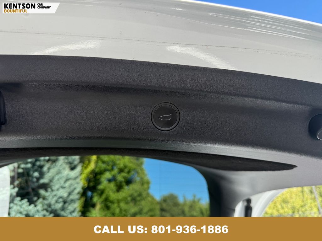2022 Tesla Model Y Long Range photo 26