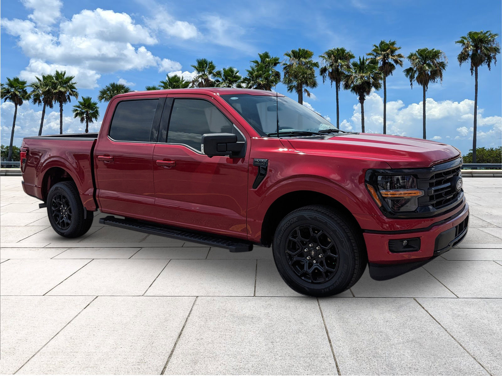 2025 Ford F-150 XLT photo 2