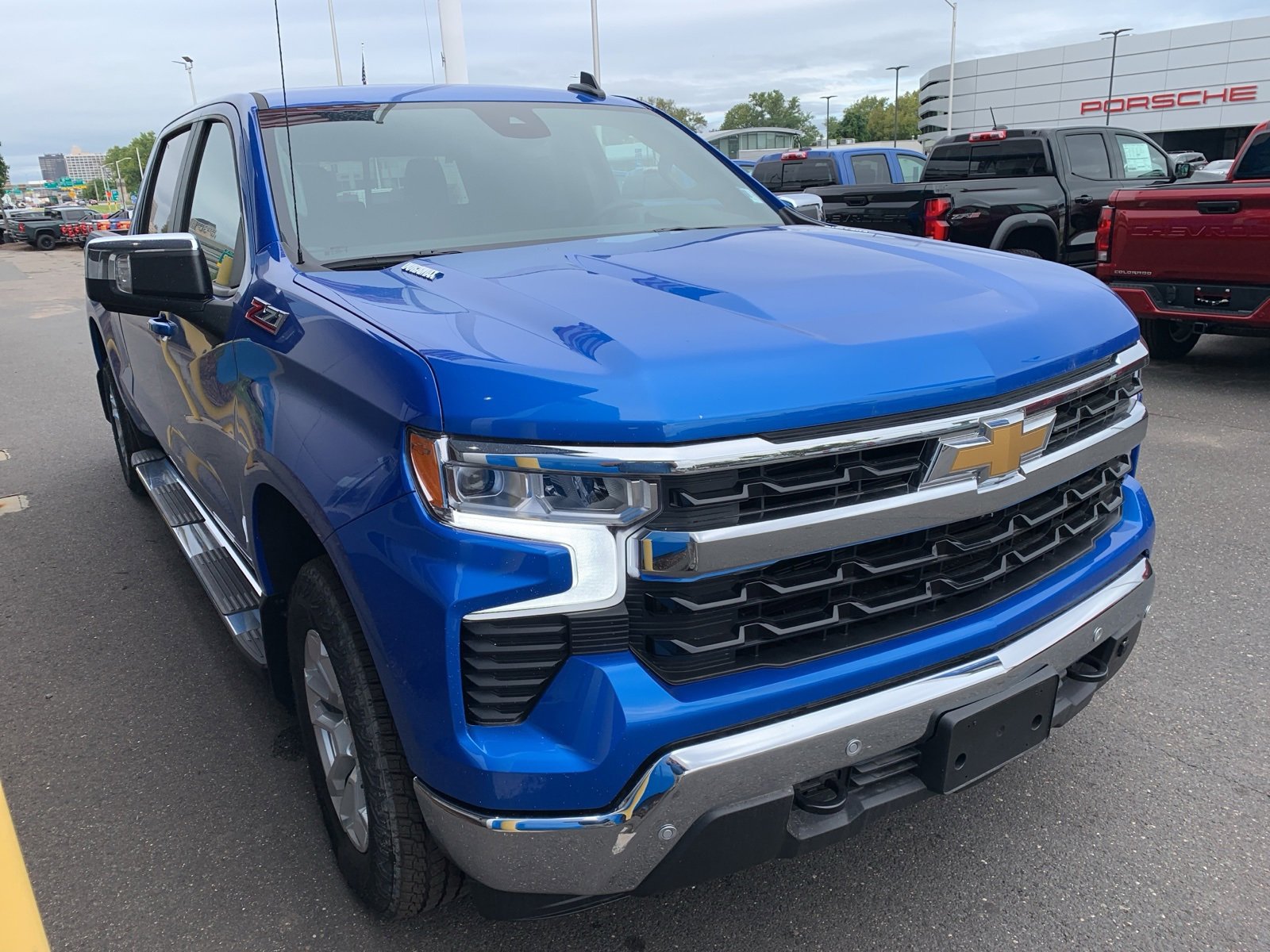 2025 Chevrolet Silverado 1500 LT photo 3