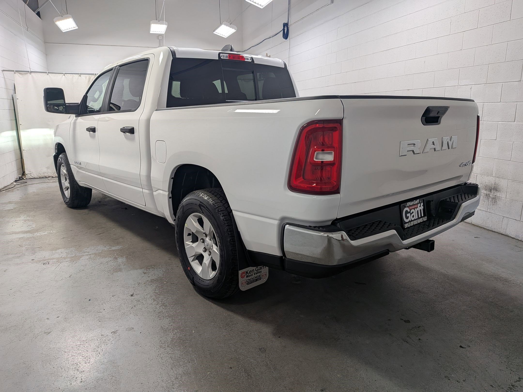 2025 Ram 1500 Tradesman photo 4