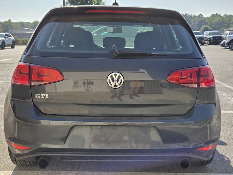 2017 Volkswagen Golf GTI S photo 3