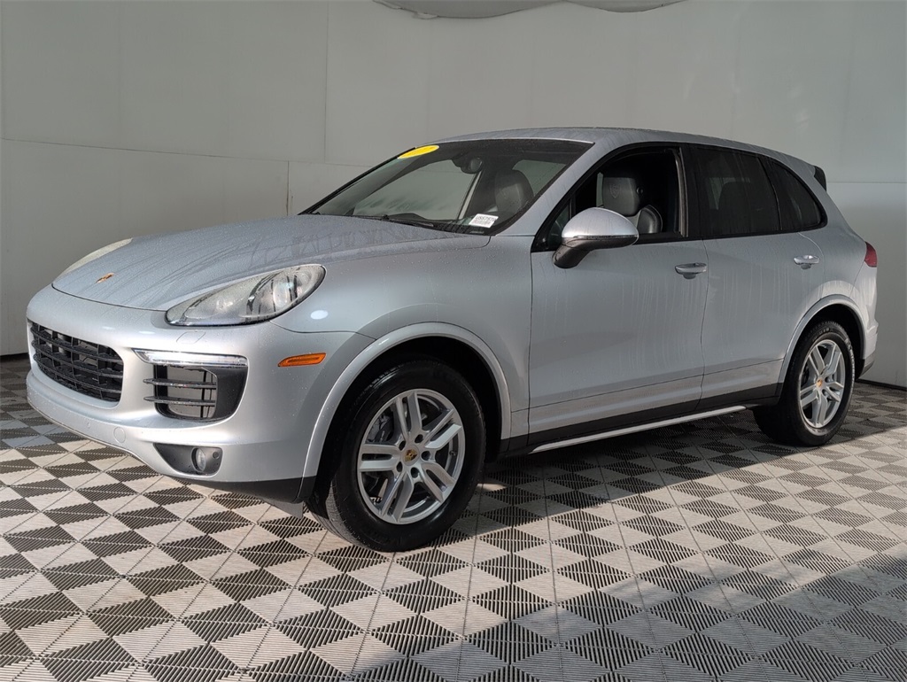 2017 Porsche Cayenne Platinum Edition photo 2
