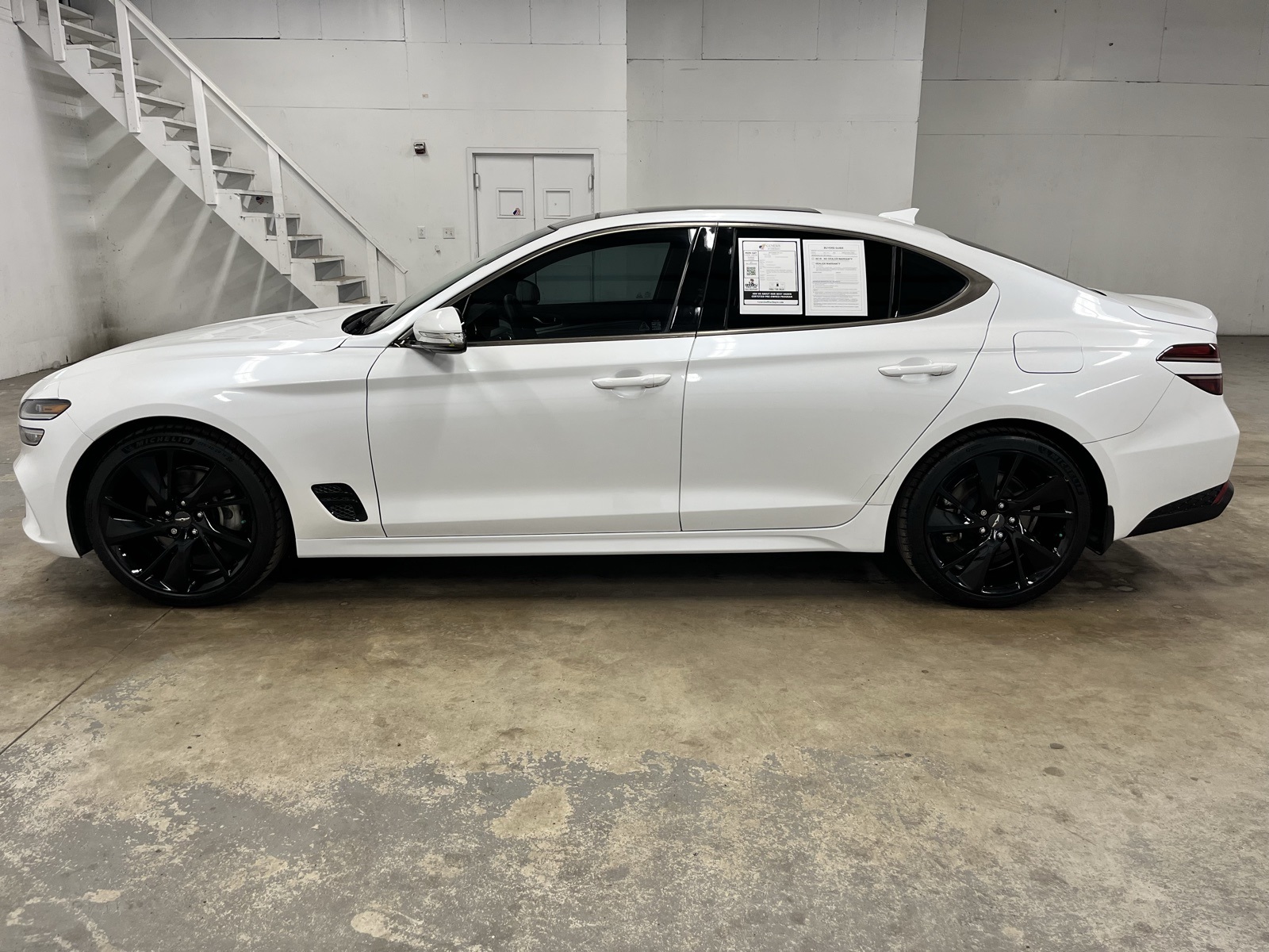 2023 Genesis G70 2.0T Sport Prestige photo 4