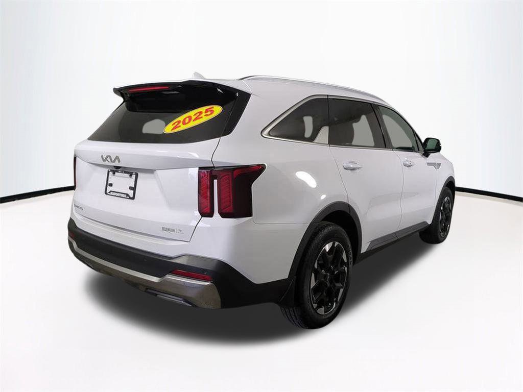 2025 Kia Sorento S photo 2