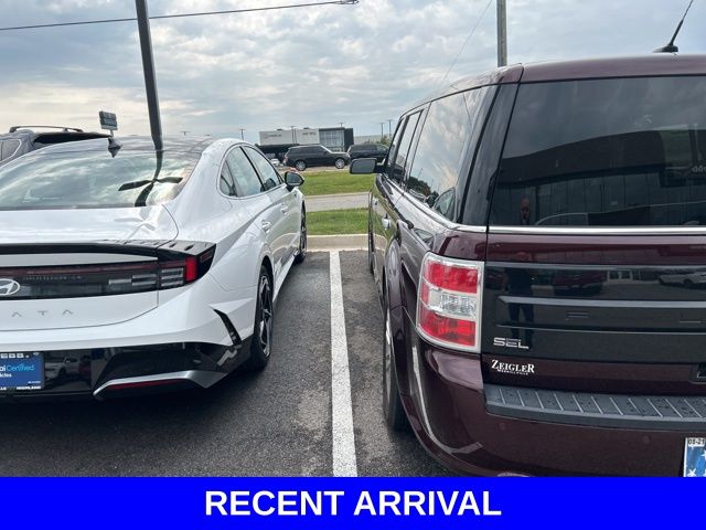 2019 Ford Flex SEL photo 2