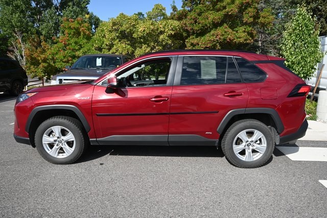 2020 Toyota RAV4 Hybrid LE photo 2