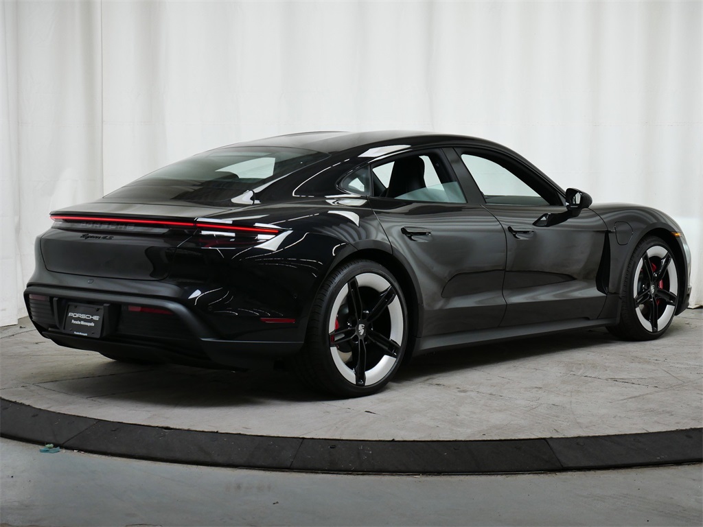2025 Porsche Taycan 4S photo 7
