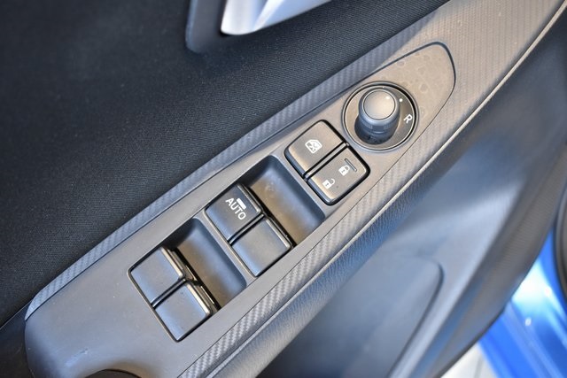 2019 Toyota Yaris LE photo 14