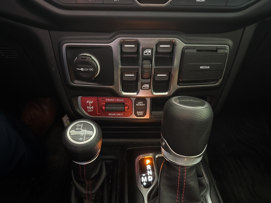 2020 Jeep Gladiator Rubicon photo 21