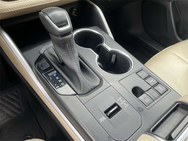 2023 Toyota Highlander L photo 18