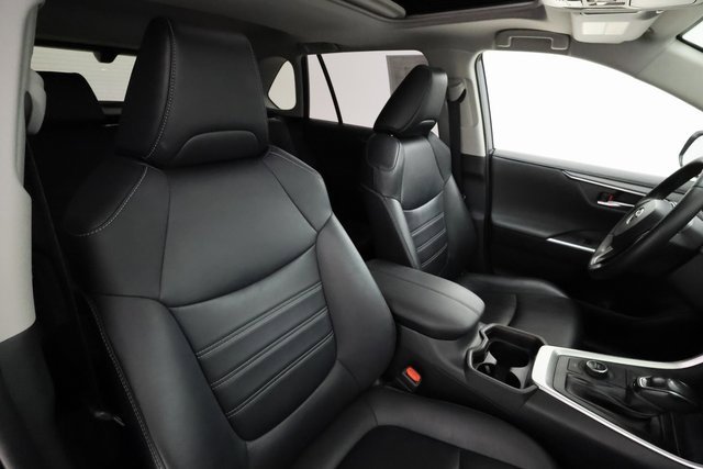 2020 Toyota RAV4 Hybrid Limited photo 24
