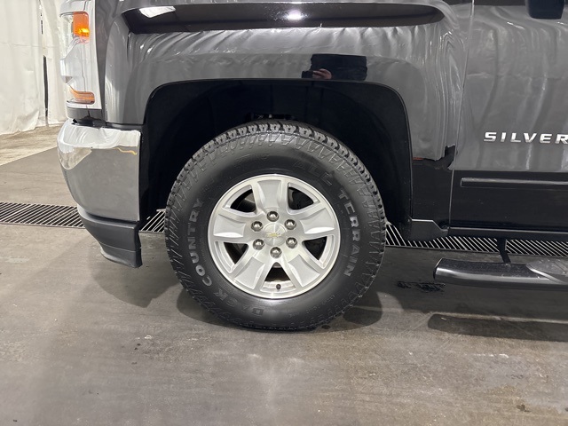 2018 Chevrolet Silverado 1500 LT photo 4