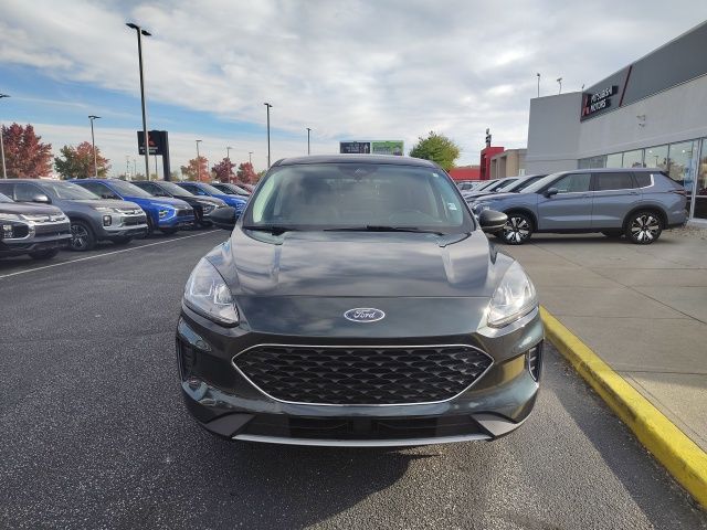 2022 Ford Escape SE photo 2