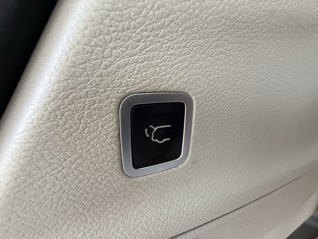 2018 Chrysler Pacifica Touring Plus photo 18
