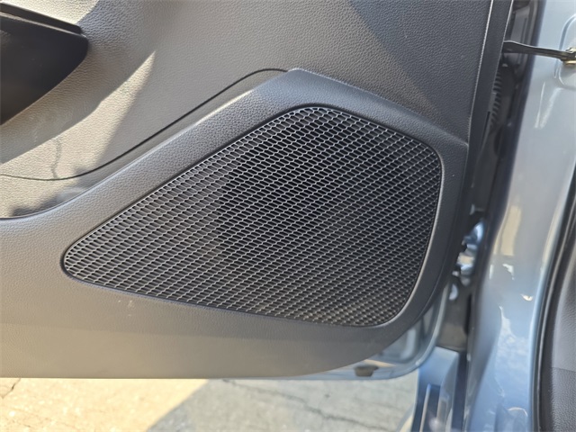 2020 Toyota Corolla LE photo 15
