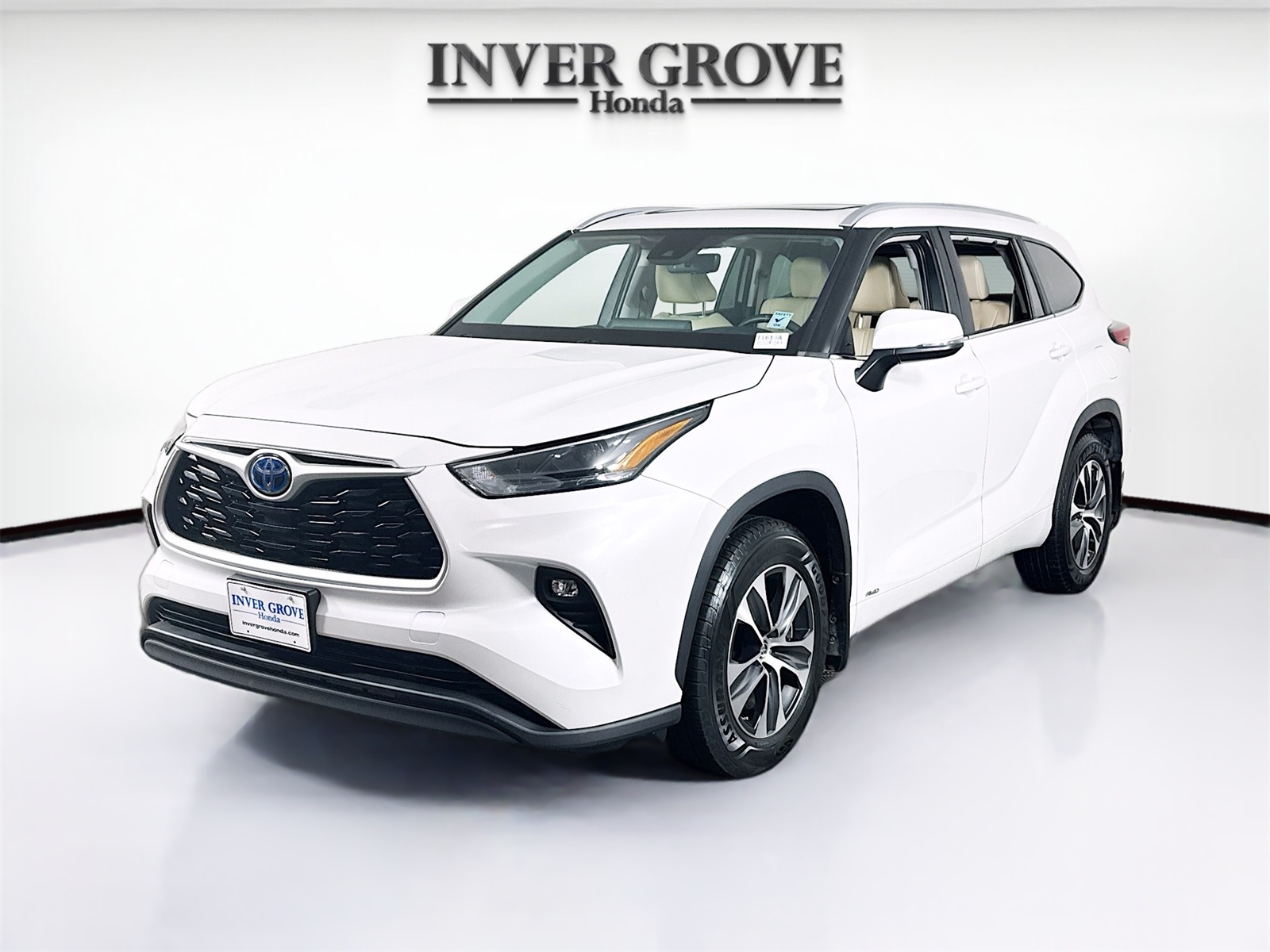 2023 Toyota Highlander XLE's photo