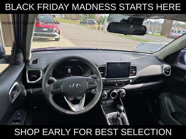 2026 Hyundai Venue SEL photo 4