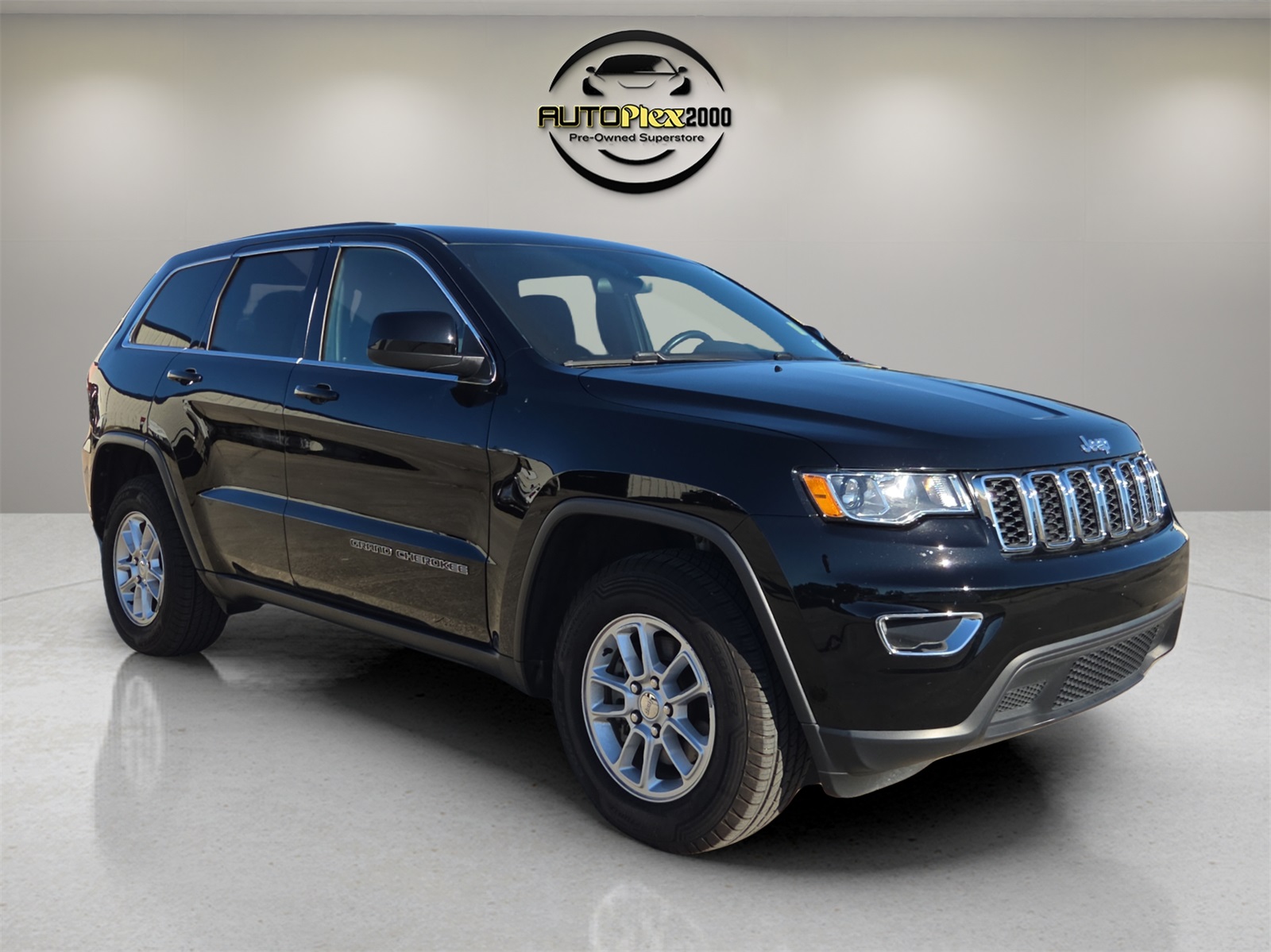 2019 Jeep Grand Cherokee Laredo's photo