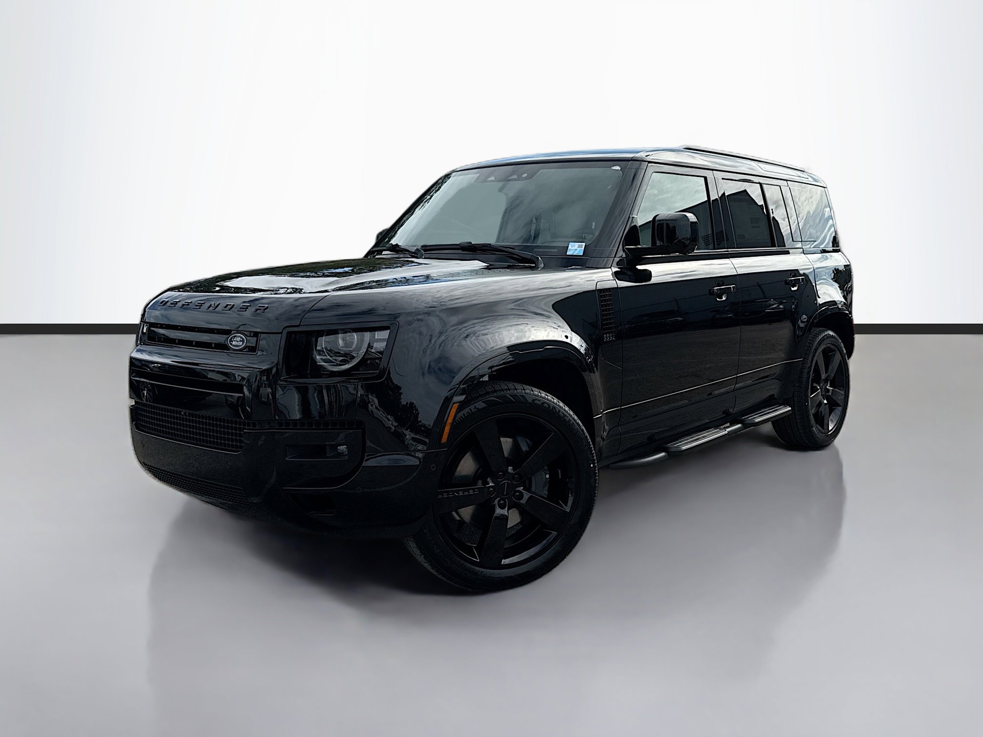 2026 Land Rover Defender X-Dynamic SE's photo