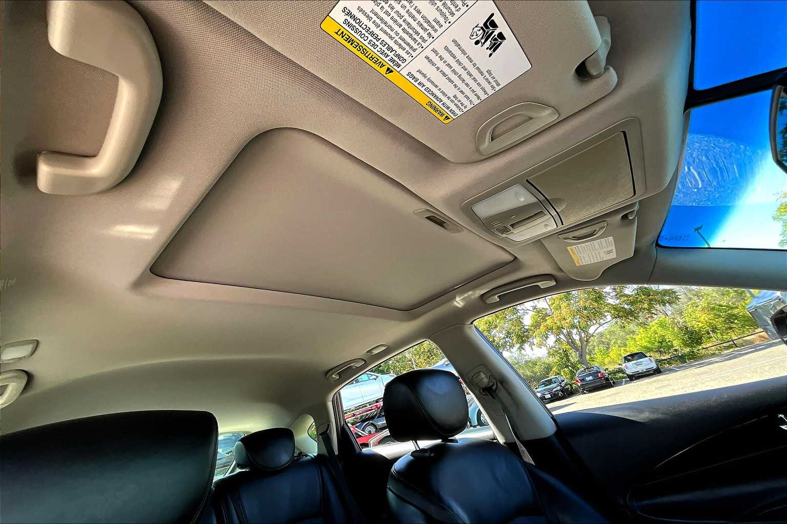 2016 Infiniti QX50 photo 12