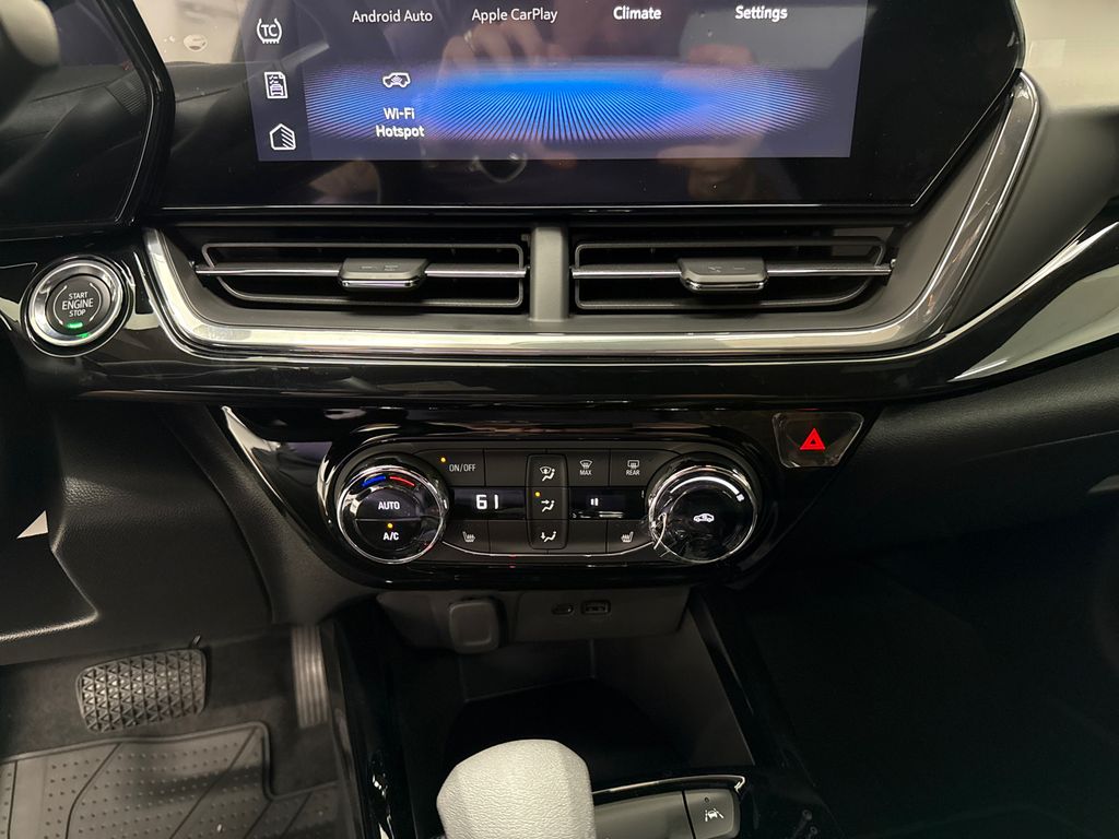2025 Chevrolet Trax photo 21