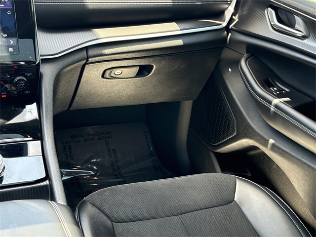 2024 Jeep Grand Cherokee Laredo Altitude X photo 16