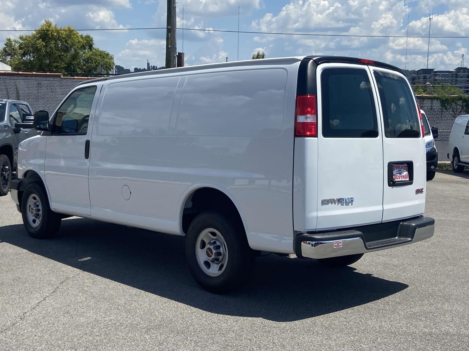 2023 Gmc Savana Cargo 2500 photo 3