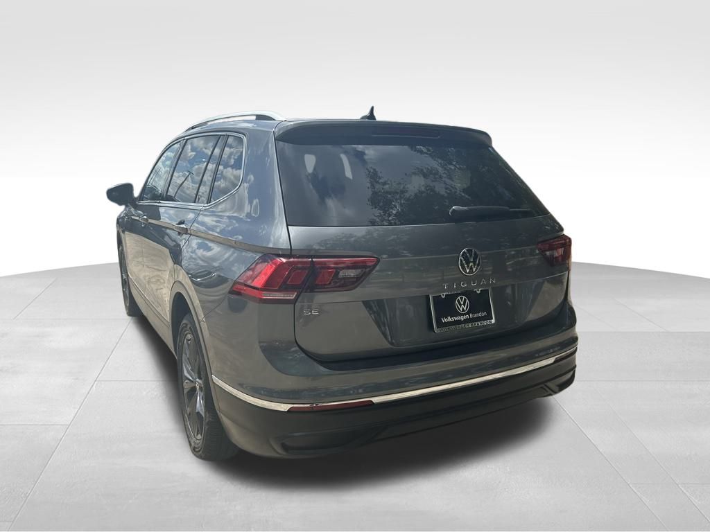2023 Volkswagen Tiguan SE photo 4