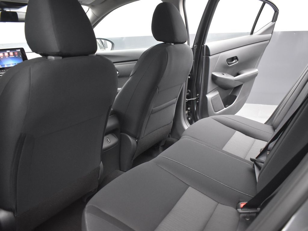 2025 Nissan Sentra SV photo 14